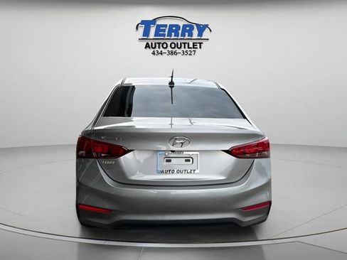 Used 2022 Hyundai Accent SEL FWD image 6