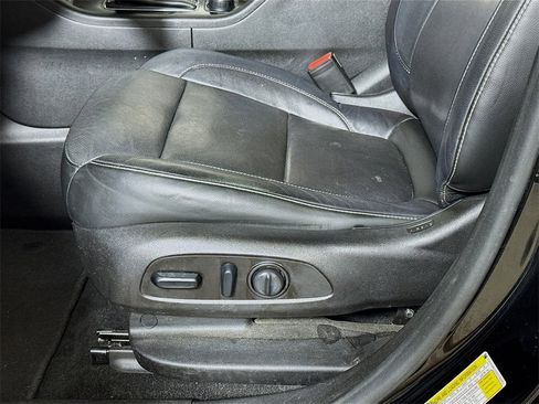 Used 2019 GMC Acadia SLT w/ Black Edition image 18