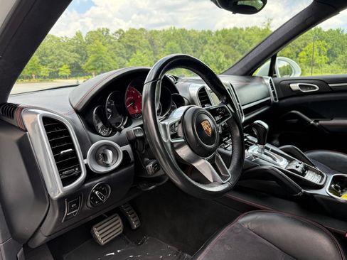Used 2016 Porsche Cayenne GTS AWD/4WD image 22
