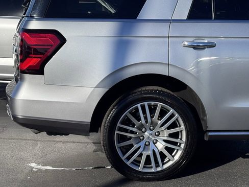 Used 2024 Ford Expedition Limited image 47