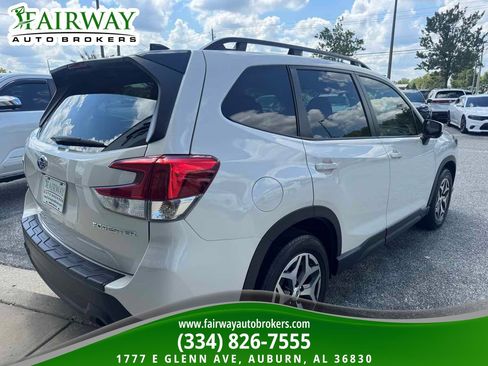 Used 2024 Subaru Forester Premium AWD/4WD image 6