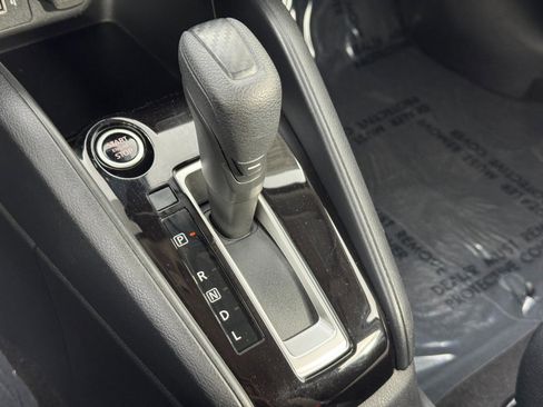 Used 2022 Nissan Versa SV w/ Electronics Package image 26