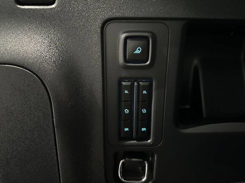 Used 2025 Ford Expedition Max Platinum w/ Stealth Performance Package AWD/4WD image 39