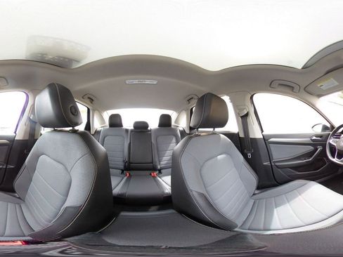 Used 2025 Volkswagen Jetta SE image 42
