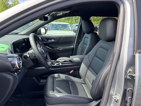 New 2026 Chevrolet Equinox LT w/ Convenience Package II FWD image 8