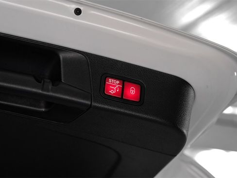 Used 2020 Mercedes-Benz GLB 250 w/ Premium Package image 57