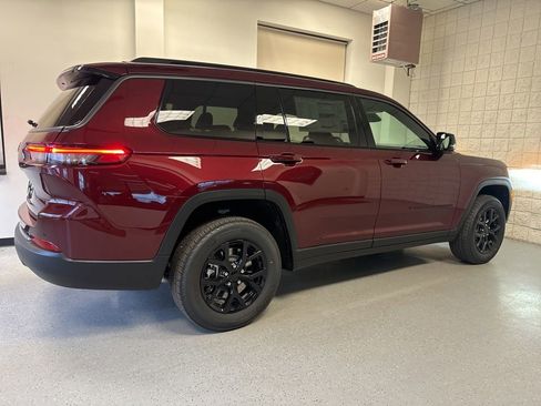 New 2026 Jeep Grand Cherokee L 4WD image 21