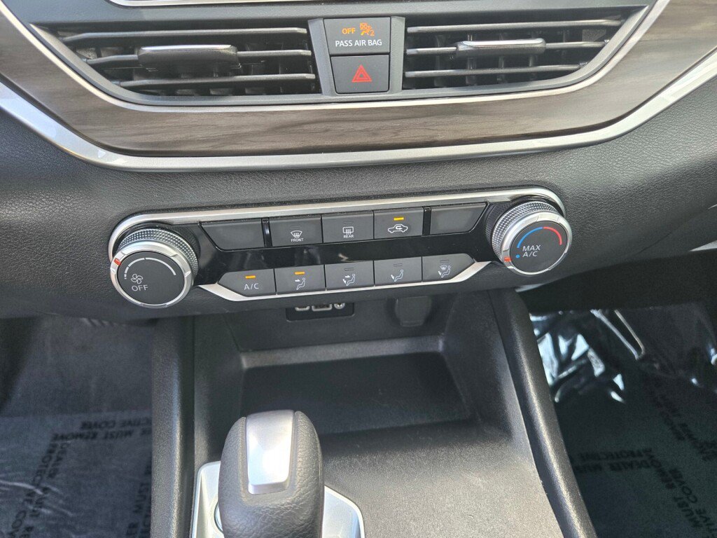 Used 2025 Nissan Altima 2.5 SV FWD image 18