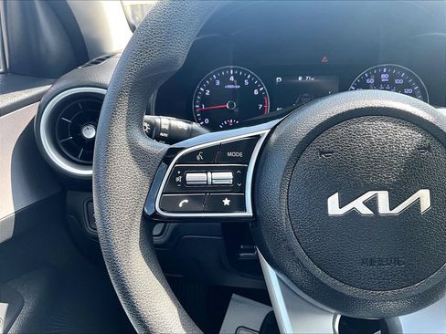 Used 2024 Kia Forte LXS w/ LXS Technology Package FWD image 19