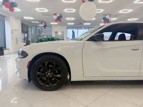 Used 2020 Dodge Charger SXT w/ Blacktop Package image 6