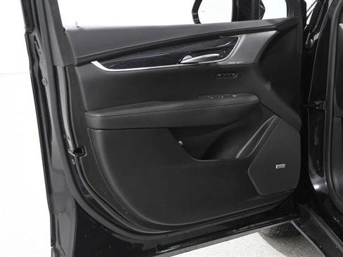 Used 2023 Cadillac XT5 Premium Luxury image 4