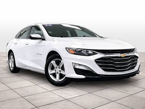 Used 2023 Chevrolet Malibu LT FWD image 2