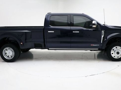 Used 2024 Ford F450 Platinum image 2