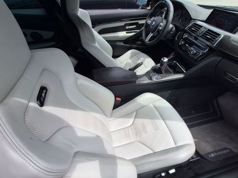 Used 2018 BMW M4 Coupe RWD image 19
