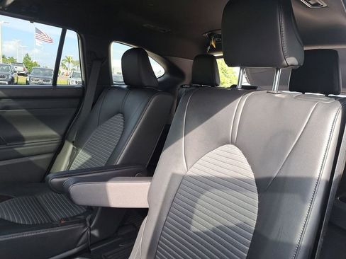 Used 2023 Toyota Highlander XSE image 14