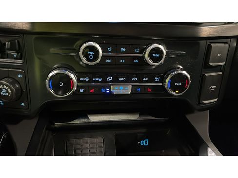 Used 2023 Ford F250 Lariat w/ Lariat Ultimate Package AWD/4WD image 14