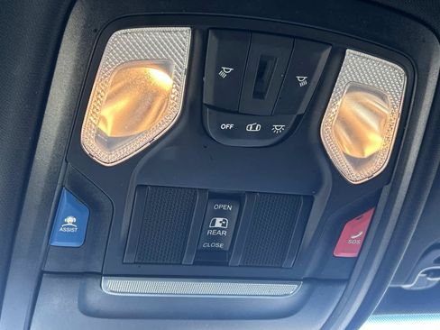 Used 2022 RAM 1500 Big Horn AWD/4WD image 35