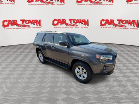Used 2017 Toyota 4Runner SR5 image 2