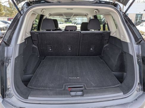 Used 2023 Nissan Rogue SV image 31