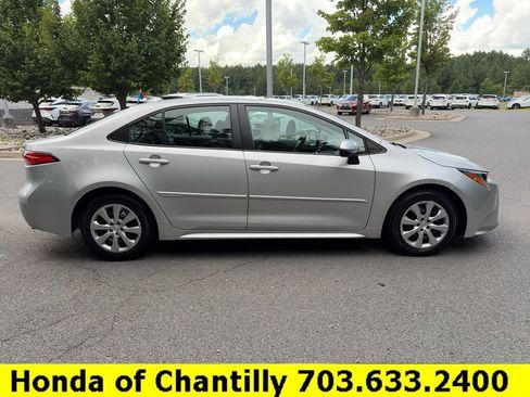 Used 2023 Toyota Corolla LE w/ Carpet Mat Package (TMS) FWD image 8