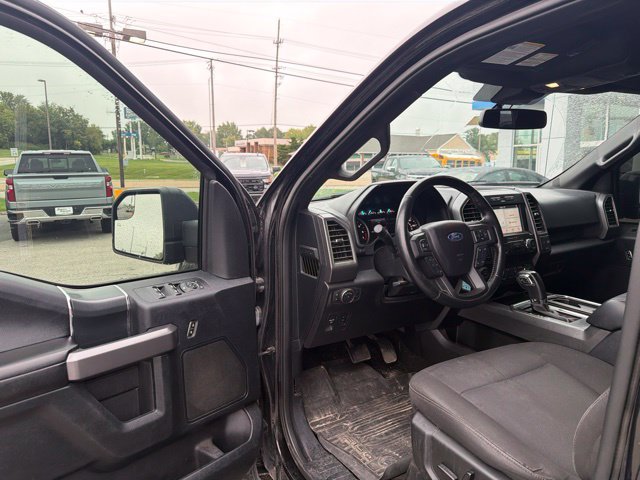Used 2019 Ford F150 XLT w/ Equipment Group 302A Luxury AWD/4WD image 39
