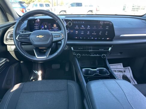 Used 2024 Chevrolet Traverse LT image 26