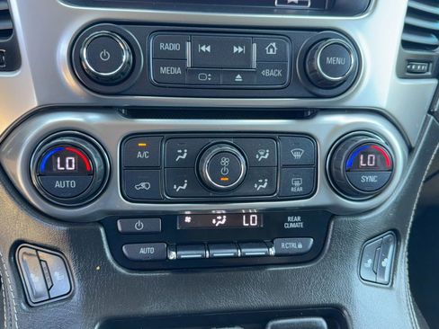 Used 2018 Chevrolet Suburban LT w/ LT Signature Package AWD/4WD image 25