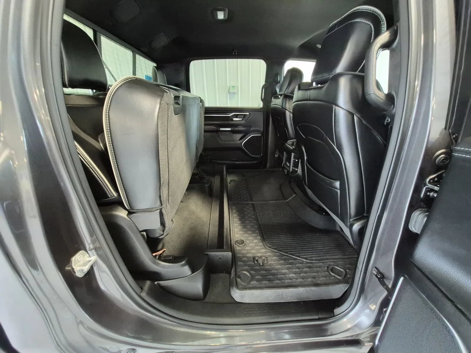 Used 2024 RAM 1500 Laramie AWD/4WD image 17