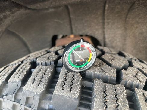 Used 2018 GMC Sierra 1500 SLE w/ SLE Value Package image 9