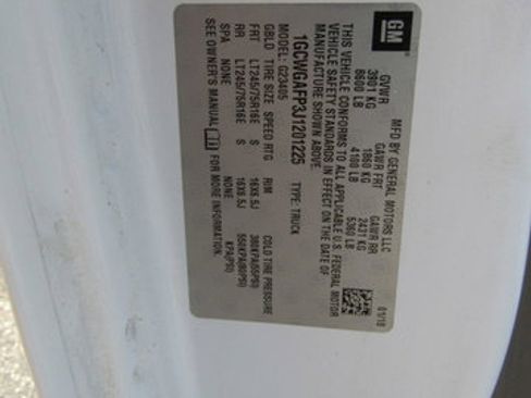 Used 2018 Chevrolet Express 2500 w/ Driver Convenience Package RWD image 28