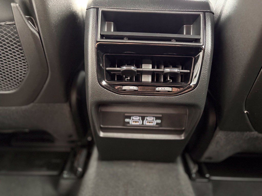 Used 2024 Jeep Grand Cherokee Laredo X AWD/4WD image 14