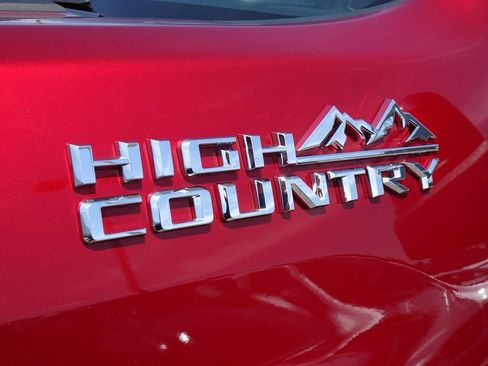 Used 2024 Chevrolet Silverado 2500 High Country w/ Technology Package AWD/4WD image 26