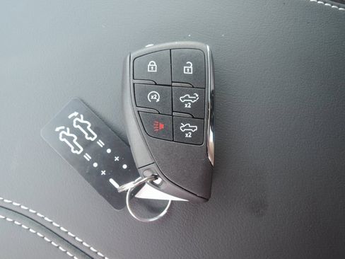 New 2025 Chevrolet Silverado EV LT image 41