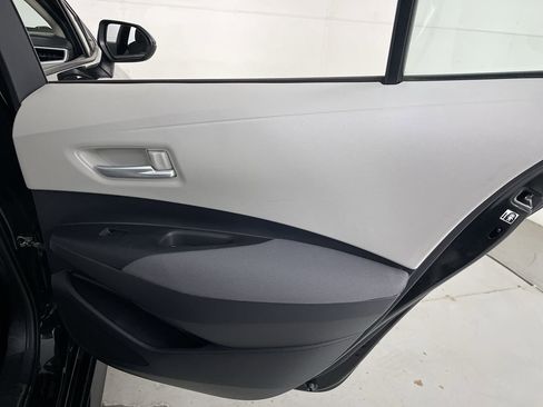 Used 2020 Toyota Corolla LE image 21
