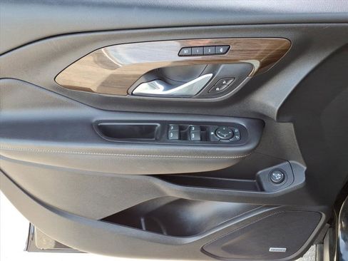 Used 2020 GMC Terrain Denali w/ Denali Premium Package FWD image 16