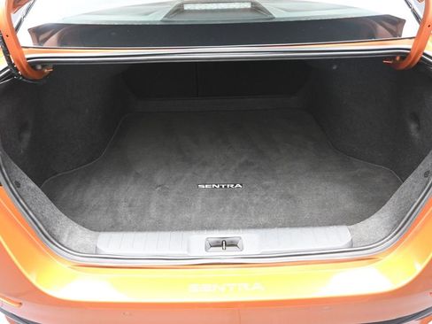 Used 2025 Nissan Sentra SR w/ SR Premium Package image 34