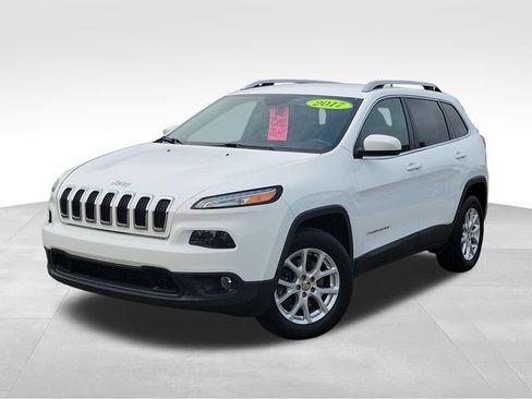 Used 2017 Jeep Cherokee Latitude w/ Cold Weather Group AWD/4WD image 1