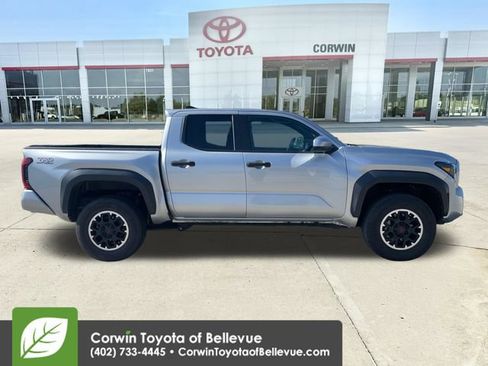 Used 2024 Toyota Tacoma TRD Off-Road AWD/4WD image 6