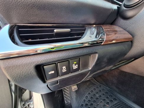 Used 2015 Toyota Avalon XLE Touring image 17