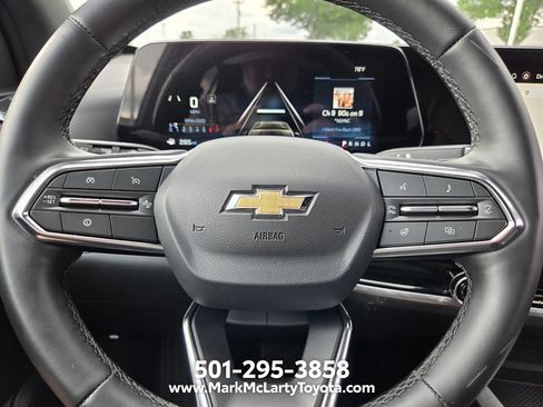 Used 2025 Chevrolet Equinox LT FWD image 22