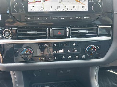 Used 2024 Nissan Pathfinder SL AWD/4WD image 27