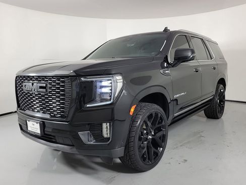 Used 2023 GMC Yukon Denali Ultimate AWD/4WD image 2