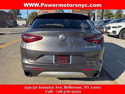 Used 2023 Alfa Romeo Stelvio Ti image 4