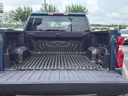 Used 2024 Chevrolet Silverado 1500 LT AWD/4WD image 10