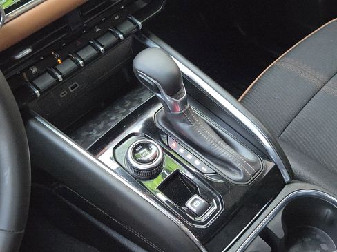 Used 2024 GMC Canyon AT4 w/ Canyon Safety Plus Package image 21