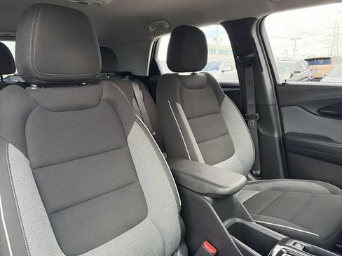 Used 2023 Chevrolet TrailBlazer LT w/ Convenience Package AWD/4WD image 35