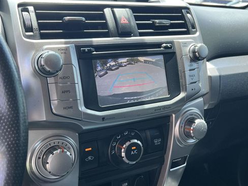 Used 2018 Toyota 4Runner SR5 AWD/4WD image 36