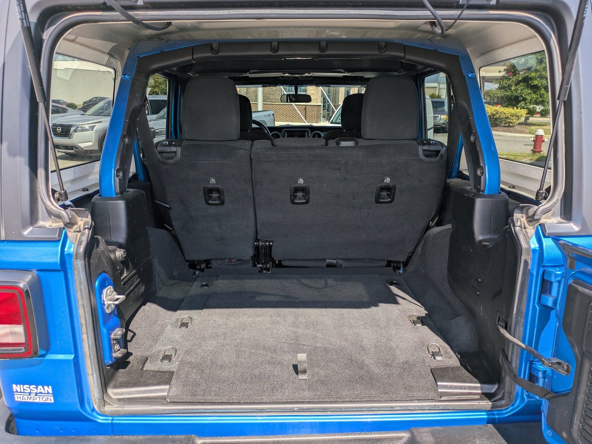 Used 2023 Jeep Wrangler Unlimited Sport AWD/4WD image 14