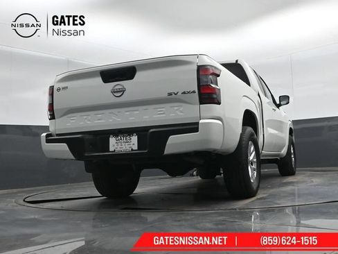 Used 2024 Nissan Frontier SV AWD/4WD image 32