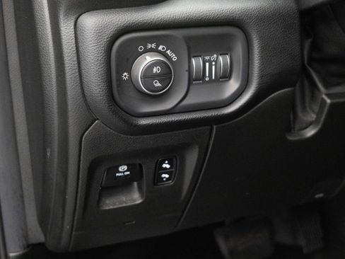 Used 2019 RAM 1500 Laramie image 20